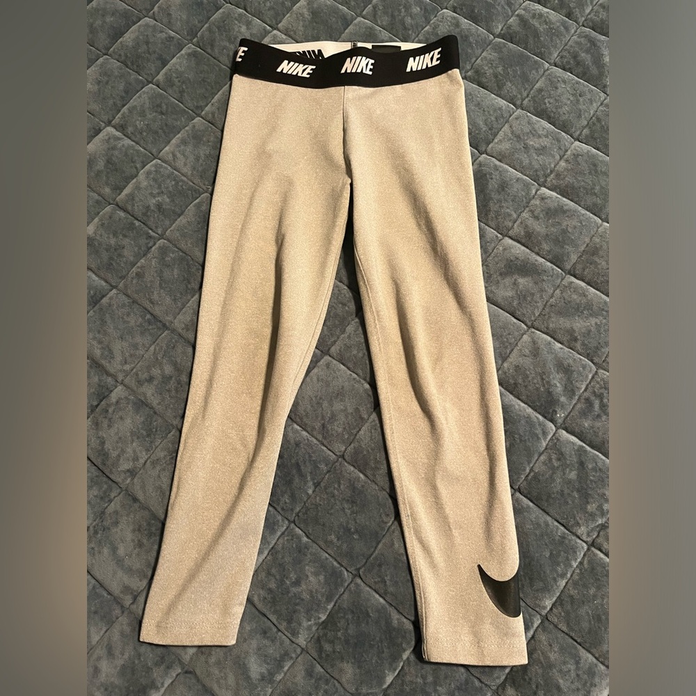 Nike girls leggings